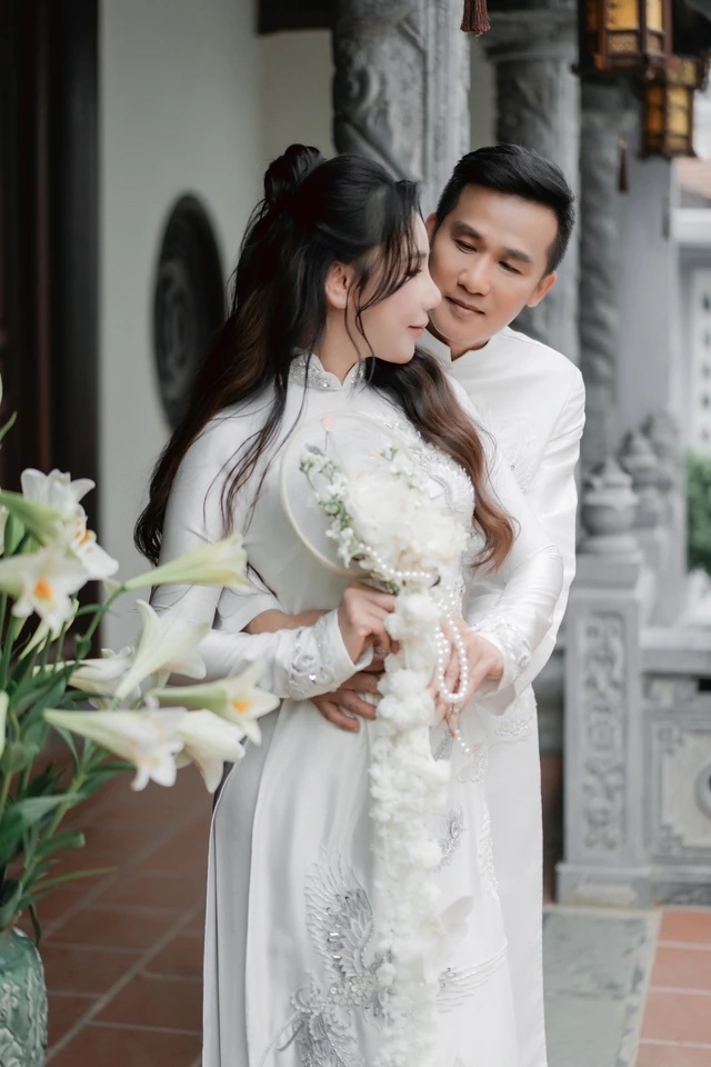 Lộ diện chú rể của Hồ Quỳnh Hương- Ảnh 2. Lộ diện chú rể của Hồ Quỳnh Hương- Ảnh 2.