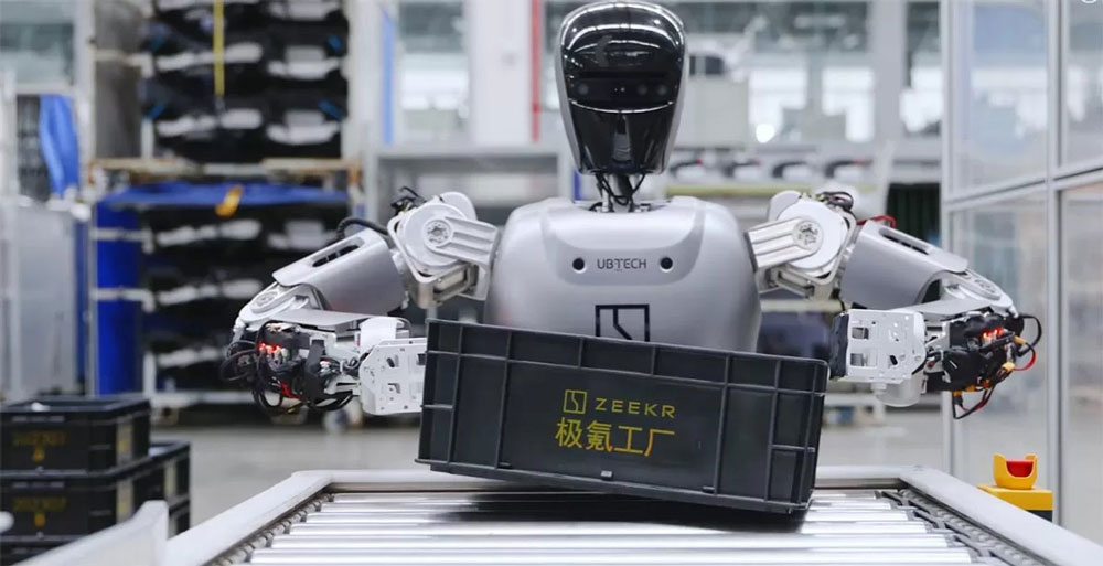 Robot hình người vào nhà máy Trung Quốc - Ảnh 1. Robot hình người vào nhà máy Trung Quốc - Ảnh 1.