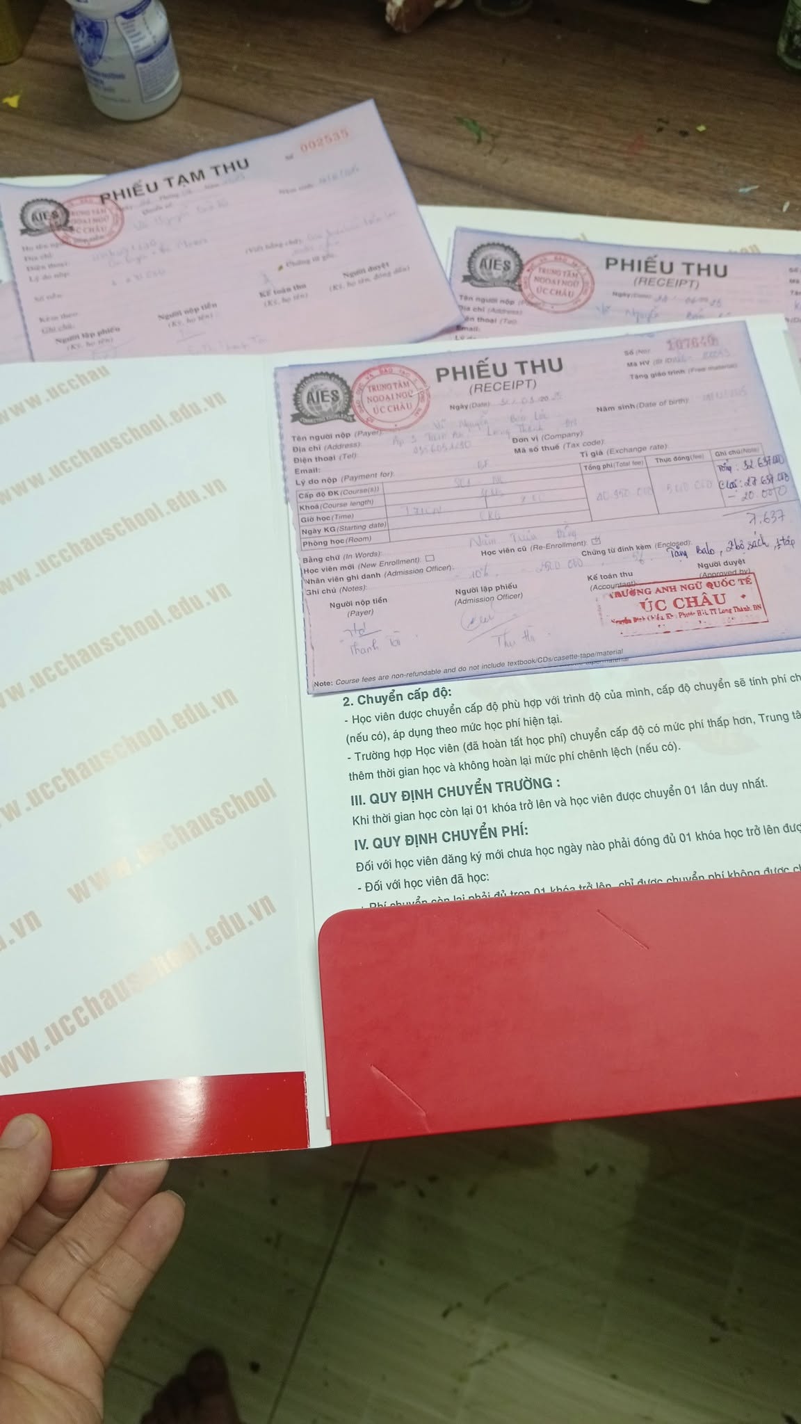 TP HCM: Phụ huynh lại điêu đứng vì trung tâm tiếng Anh đột ngột đóng cửa  - Ảnh 3.