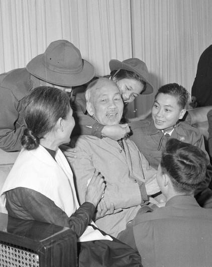 Sáng ngời nhân cách - Ảnh 1.