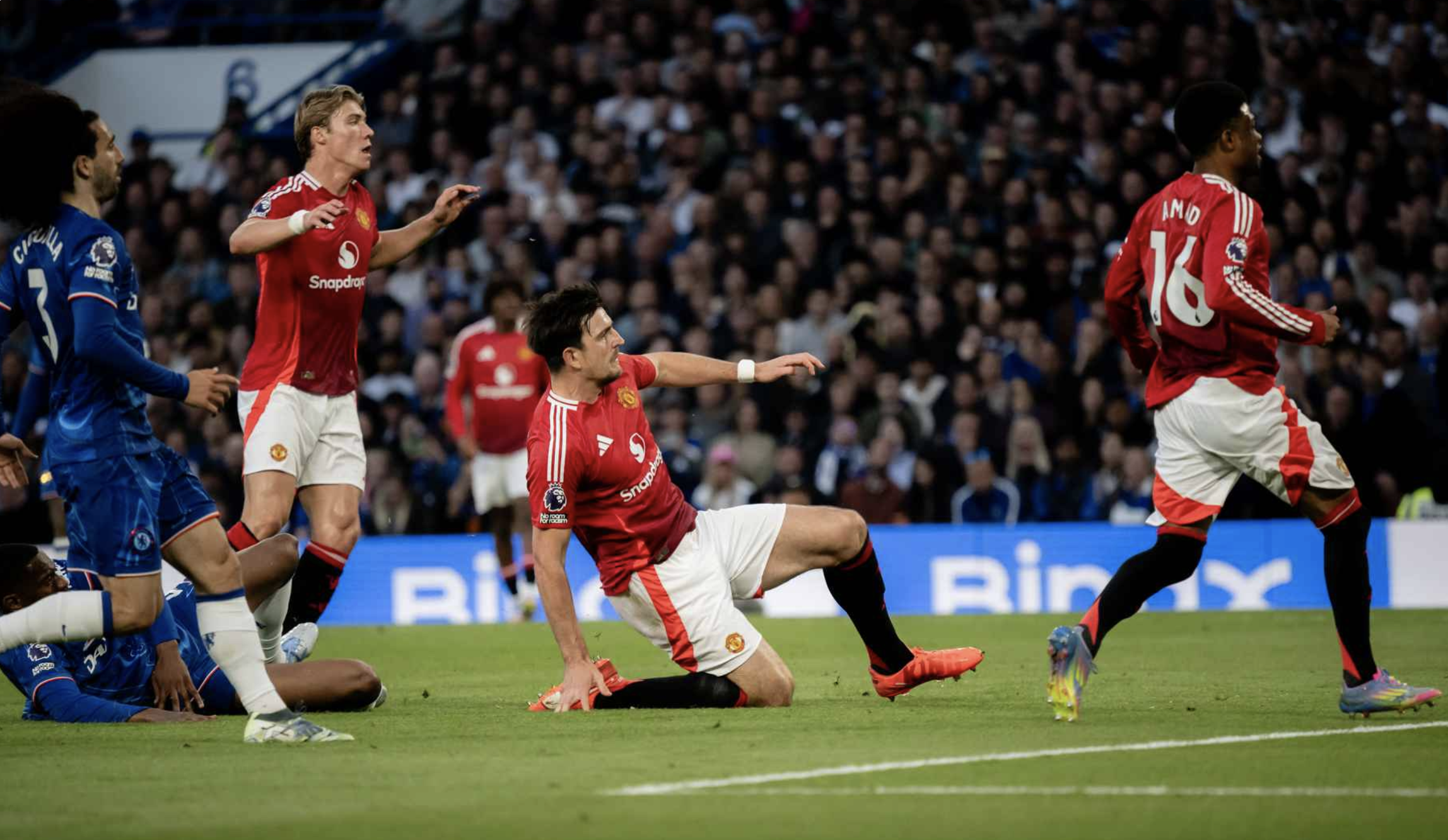 Man United thất thủ tại Stamford Bridge, Tottenham trắng tay trước Aston Villa- Ảnh 1. Man United thất thủ tại Stamford Bridge, Tottenham trắng tay trước Aston Villa- Ảnh 1.