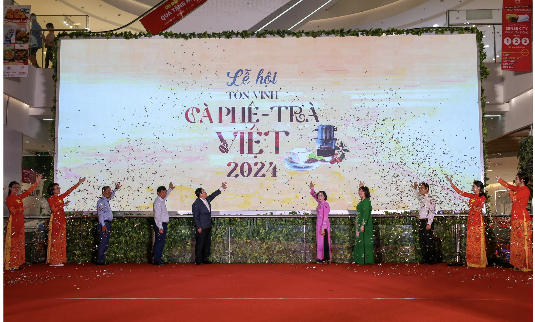 Ngày hội "Tôn vinh cà phê, trà Việt" lần thứ 3 năm 2025 khai mạc lúc 11 giờ 30 phút hôm nay- Ảnh 1. Ngày hội "Tôn vinh cà phê, trà Việt" lần thứ 3 năm 2025 khai mạc lúc 11 giờ 30 phút hôm nay- Ảnh 1.