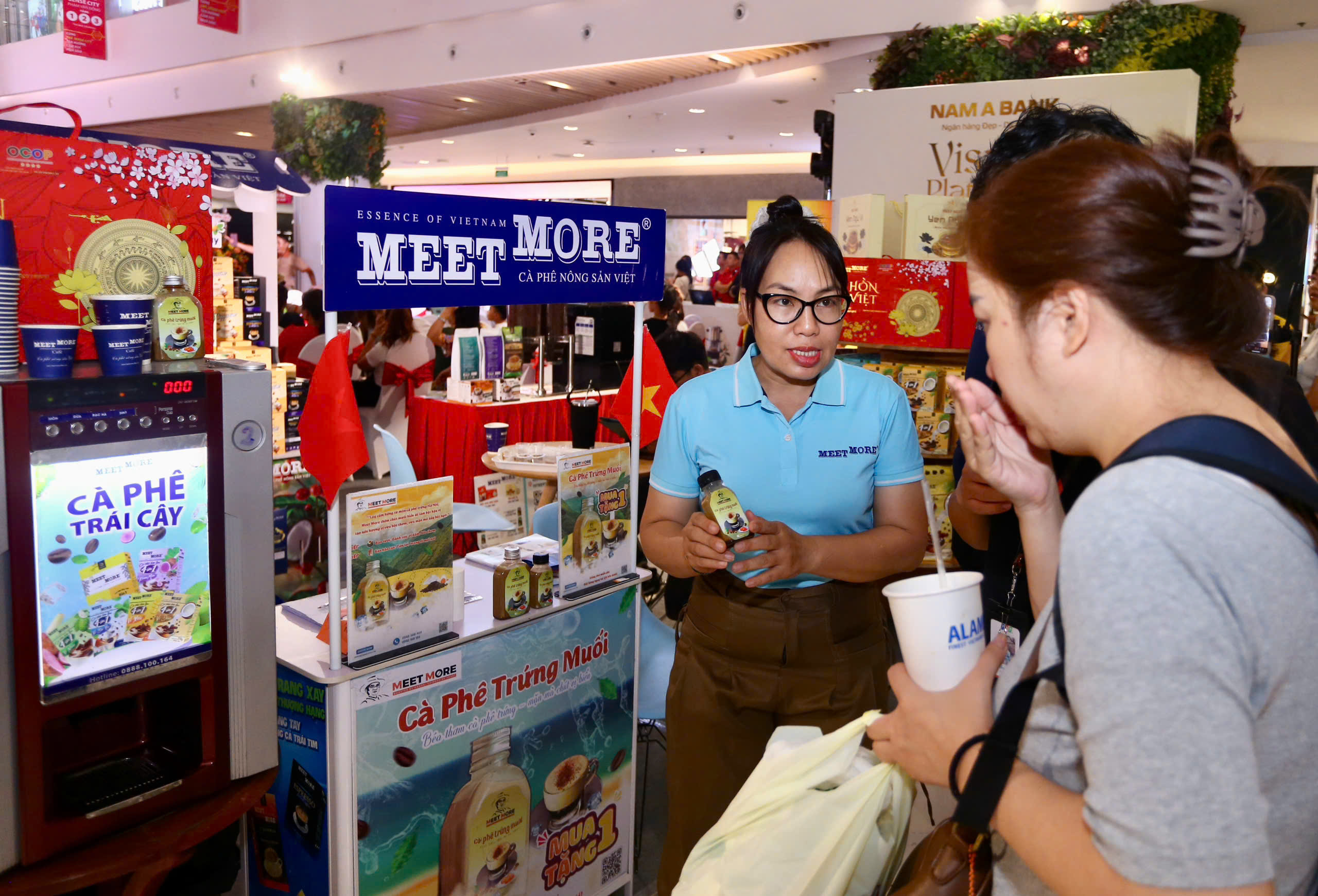 Rộn ràng sắc màu thương hiệu tại chương trình "Tôn vinh cà phê, trà Việt" lần 3 - 2025 - Ảnh 2.
