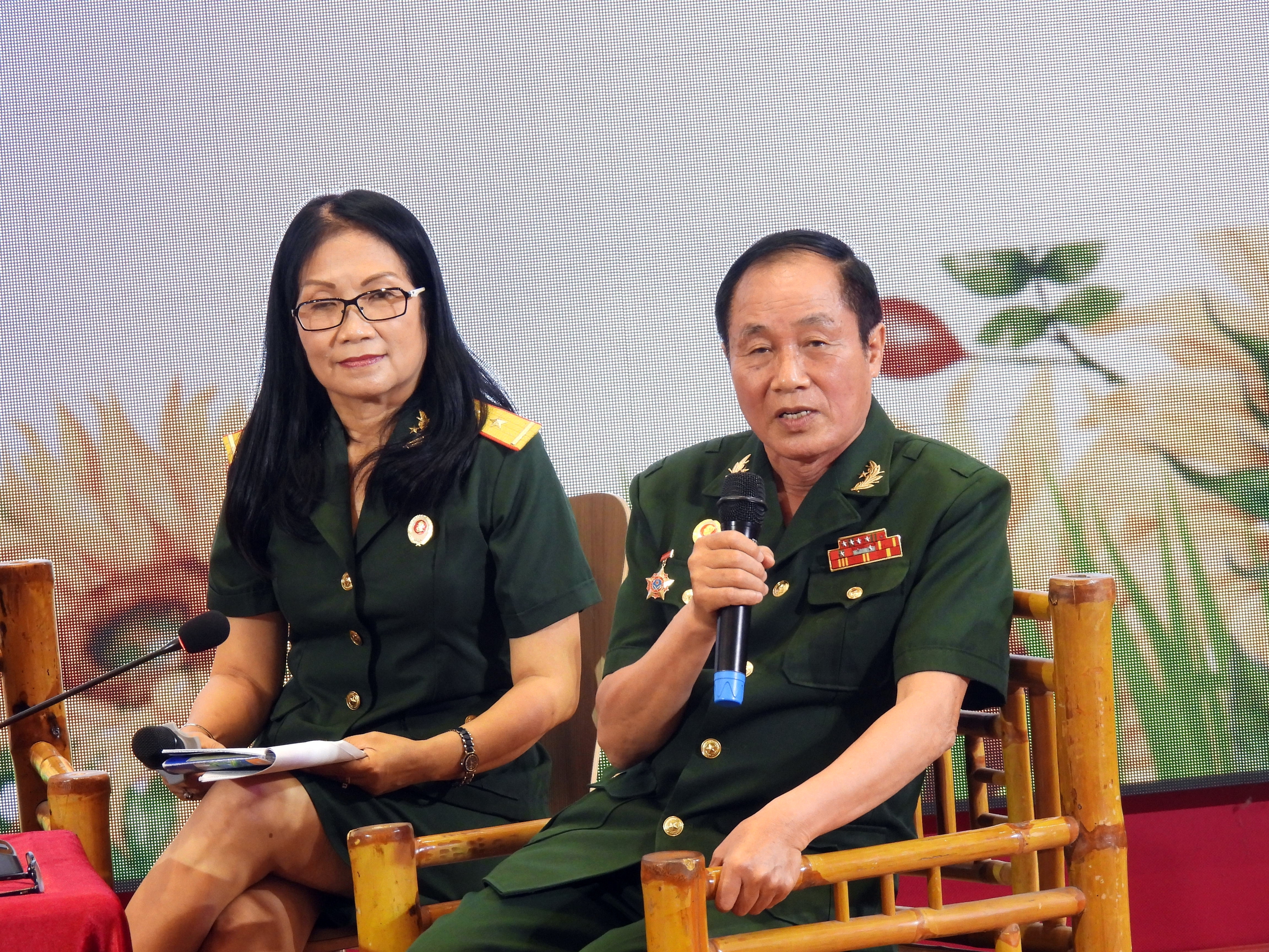 Các cựu chiến sĩ Biệt động Sài Gòn giao lưu với sinh viên Trường ĐH Cửu Long- Ảnh 2. Các cựu chiến sĩ Biệt động Sài Gòn giao lưu với sinh viên Trường ĐH Cửu Long- Ảnh 2.