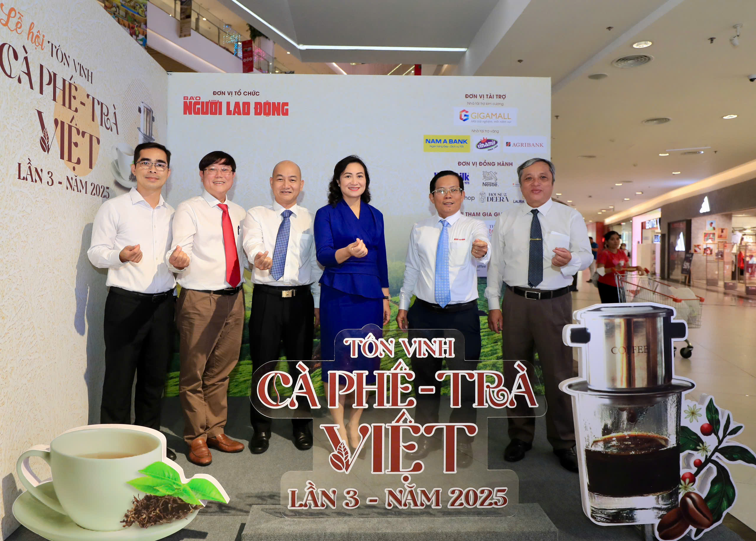 Khai mạc Chương trình "Tôn vinh cà phê, trà Việt" lần 3 - 2025- Ảnh 1. Khai mạc Chương trình "Tôn vinh cà phê, trà Việt" lần 3 - 2025- Ảnh 1.