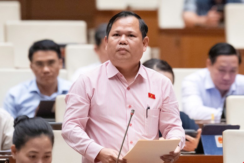 Cựu Cục trưởng Cục An toàn thực phẩm Nguyễn Thanh Phong bị khởi tố, người dân ủng hộ xử lý nghiêm - Ảnh 2. Cựu Cục trưởng Cục An toàn thực phẩm Nguyễn Thanh Phong bị khởi tố, người dân ủng hộ xử lý nghiêm - Ảnh 2.