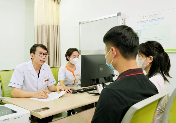 Hiếm muộn vì quai bị, người cha 8X bất ngờ đón cặp song sinh- Ảnh 1. Hiếm muộn vì quai bị, người cha 8X bất ngờ đón cặp song sinh- Ảnh 1.
