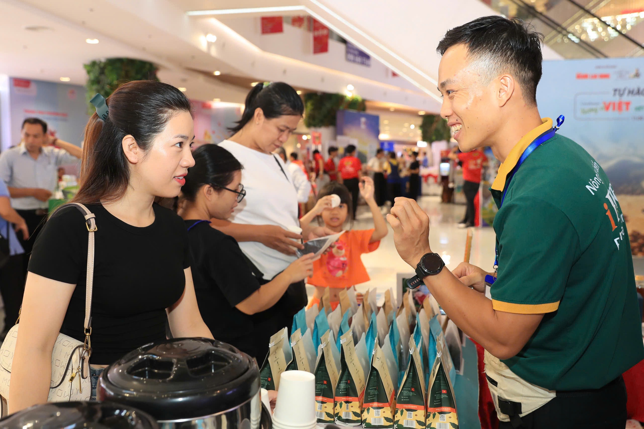 Rộn ràng sắc màu thương hiệu tại chương trình "Tôn vinh cà phê, trà Việt" lần 3 - 2025 - Ảnh 11.