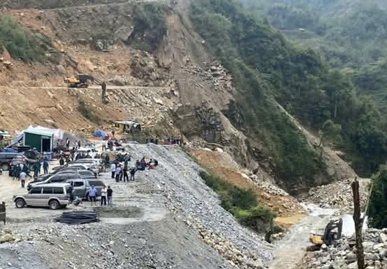 Thủ tướng yêu cầu điều tra sự cố sạt lở công trình thủy điện khiến nhiều người mất tích, bị thương- Ảnh 1. Thủ tướng yêu cầu điều tra sự cố sạt lở công trình thủy điện khiến nhiều người mất tích, bị thương- Ảnh 1.