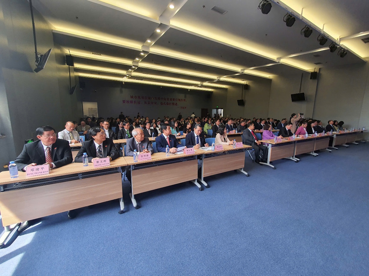 Long An luôn sẵn sàng hợp tác lâu dài với doanh nghiệp Trung Quốc- Ảnh 3. Long An luôn sẵn sàng hợp tác lâu dài với doanh nghiệp Trung Quốc- Ảnh 3.