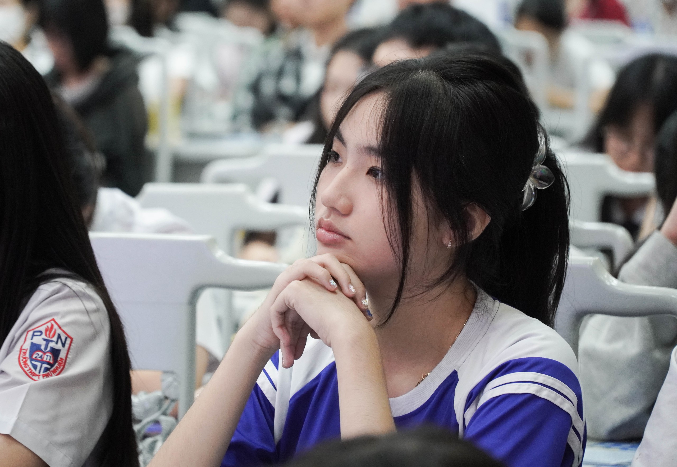 Phụ huynh trải nghiệm 1 ngày làm sinh viên cùng con - Ảnh 5.