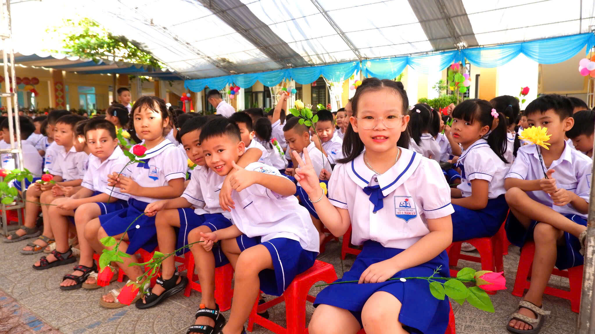 Suất cơm học sinh bị “đánh thuế 2 lần”: Ngành thuế lý giải ra sao?- Ảnh 1. Suất cơm học sinh bị “đánh thuế 2 lần”: Ngành thuế lý giải ra sao?- Ảnh 1.