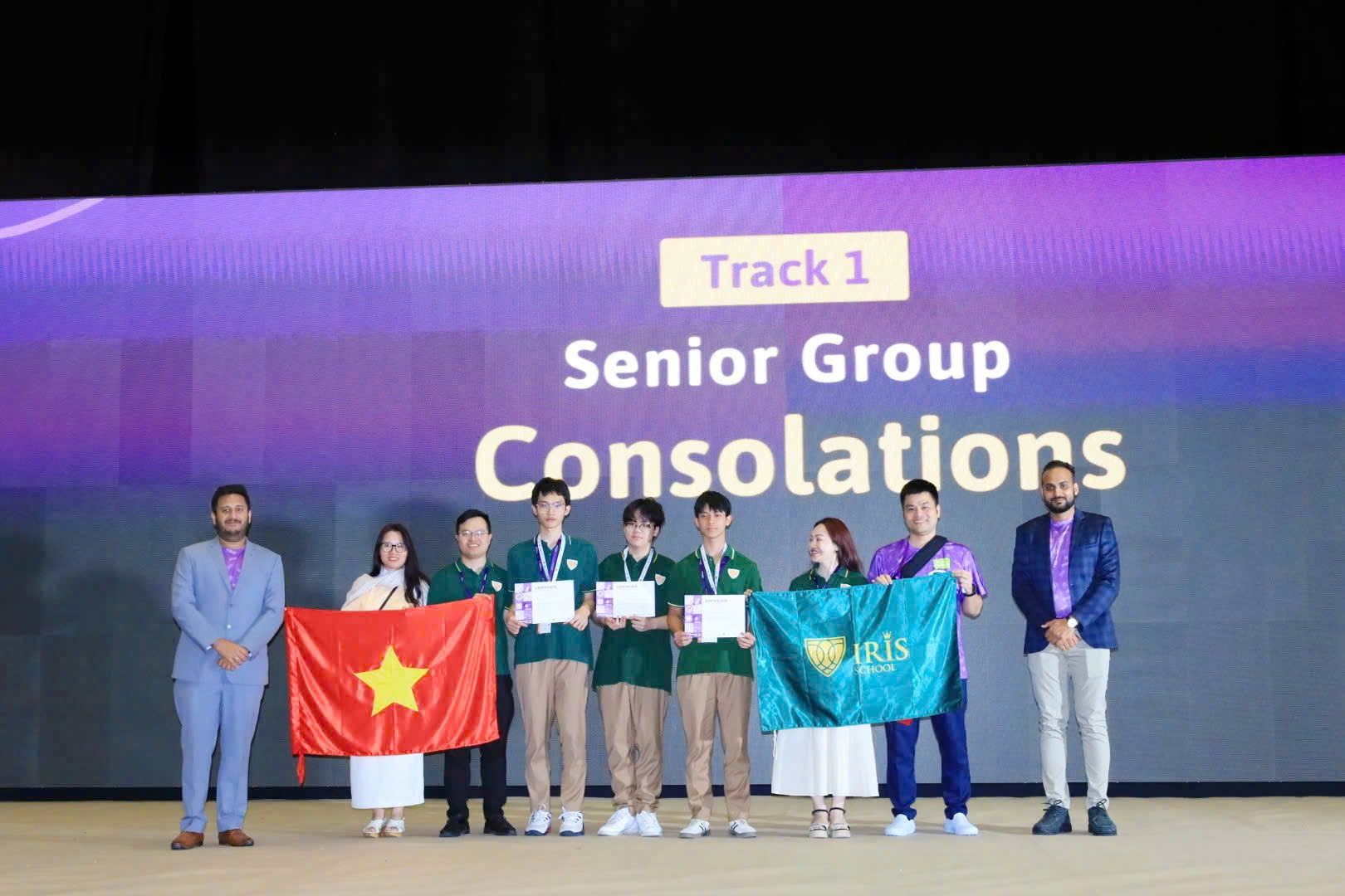 El proyecto de dos estudiantes de Ciudad Ho Chi Minh ganó el primer premio en el concurso internacional de programación Codeavour 6.0 - Foto 2. Dự án của 2 học sinh TP HCM đoạt giải nhất lập trình quốc tế Codeavour 6.0- Ảnh 2.