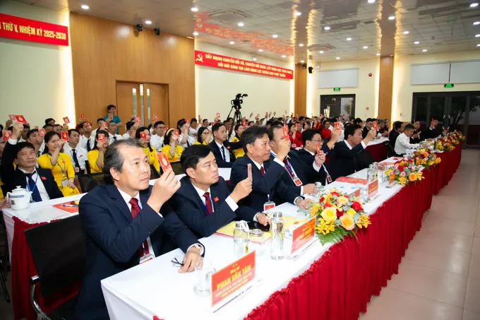 Đại hội Đảng bộ Công ty CPPB Bình Điền nhiệm kỳ 2025 - 2030: Vững tin bước vào kỷ nguyên mới- Ảnh 4. Đại hội Đảng bộ Công ty CPPB Bình Điền nhiệm kỳ 2025 - 2030: Vững tin bước vào kỷ nguyên mới- Ảnh 4.