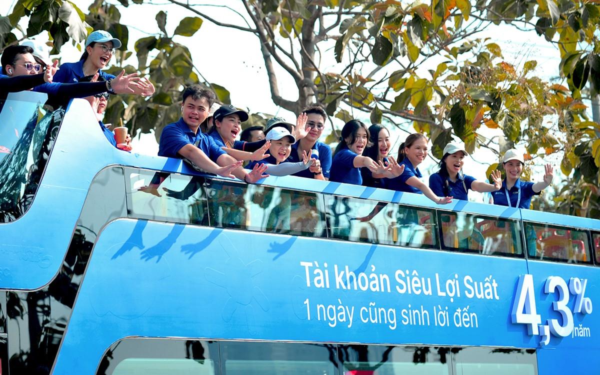 VIB xác lập kỷ lục ngành tài chính - đánh thức dòng tiền nhàn rỗi từ Bắc đến Nam- Ảnh 2. VIB xác lập kỷ lục ngành tài chính - đánh thức dòng tiền nhàn rỗi từ Bắc đến Nam- Ảnh 2.
