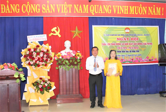 Cô giáo 10 năm gieo chữ - Ảnh 1. Cô giáo 10 năm gieo chữ - Ảnh 1.