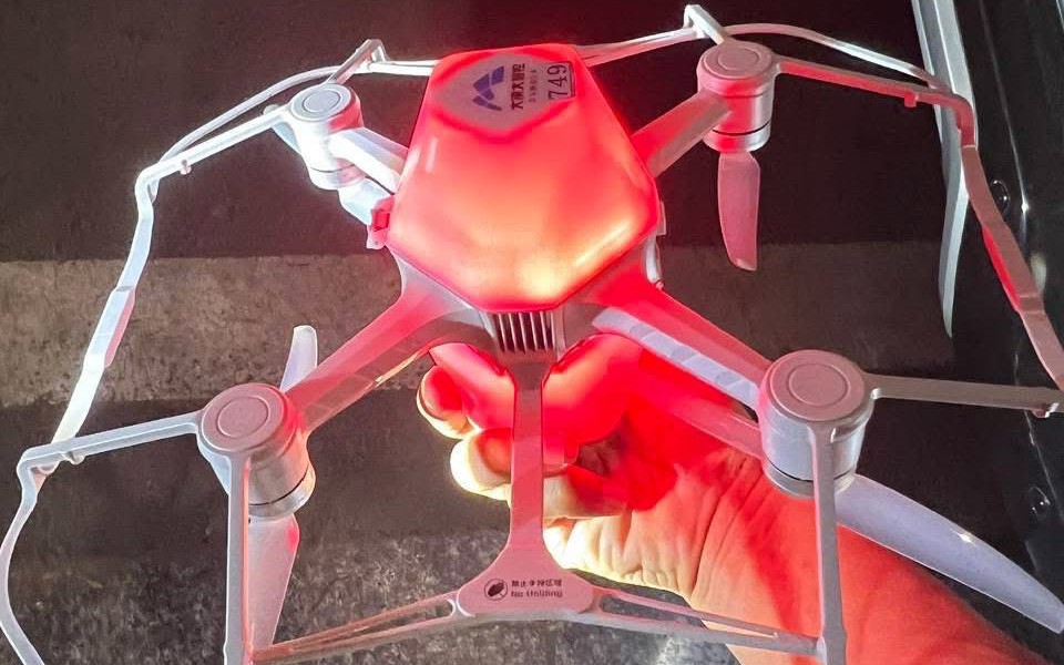 Cẩn trọng với việc rao bán, tìm mua drone bị rơi sau sự cố - Ảnh 2.
