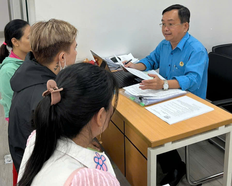 TĂNG CƯỜNG GIẢI PHÁP SIẾT CHẶT NỢ BẢO HIỂM (*): Ưu tiên giải quyết quyền lợi của người lao động - Ảnh 2. TĂNG CƯỜNG GIẢI PHÁP SIẾT CHẶT NỢ BẢO HIỂM (*): Ưu tiên giải quyết quyền lợi của người lao động - Ảnh 2.