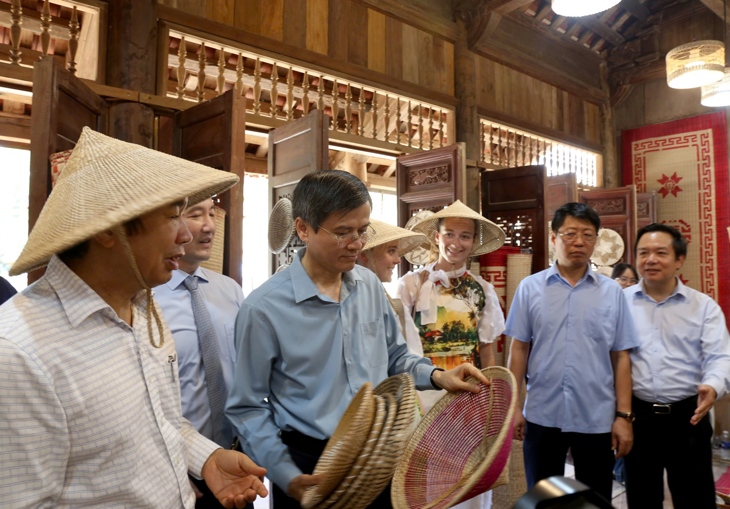 Série unikátních turistických a kulturních akcí v rámci Týdne cestovního ruchu Ninh Binh 2025 - Foto 1. Chuỗi sự kiện du lịch, văn hóa đặc sắc của Tuần Du lịch Ninh Bình 2025- Ảnh 1.