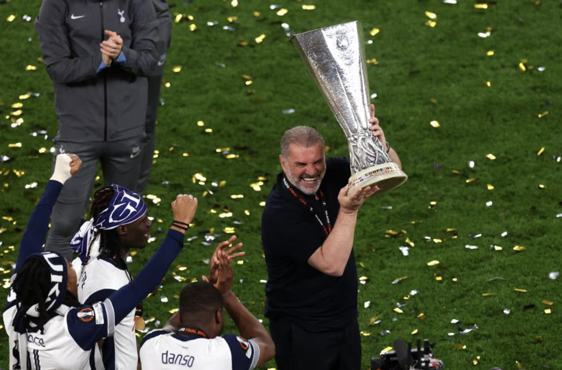 トッテナムがポステコグルー監督を解任、選手反乱の危険性 - 写真7。 Tottenham sa thải HLV Postecoglou, nguy cơ cầu thủ nổi loạn- Ảnh 7.