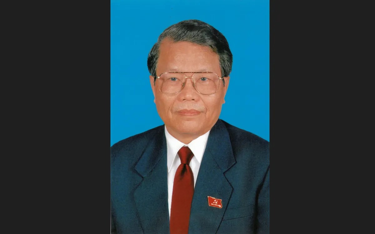 Tang lễ nguyên Chủ tịch nước Trần Đức Lương
được tổ chức theo nghi thức Quốc tang- Ảnh 1. Tang lễ nguyên Chủ tịch nước Trần Đức Lương
được tổ chức theo nghi thức Quốc tang- Ảnh 1.