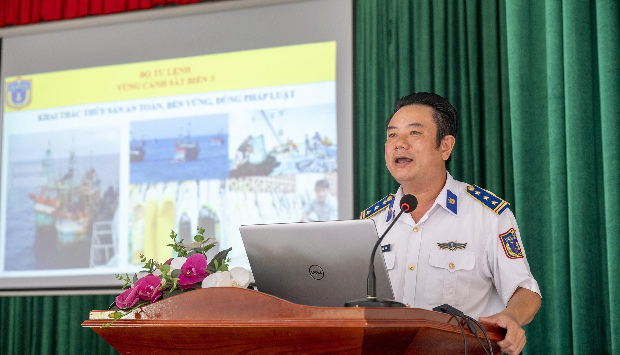 Soutenir les pêcheurs pour aller au large - Photo 2. Tiếp sức cho ngư dân vươn khơi bám biển- Ảnh 2.