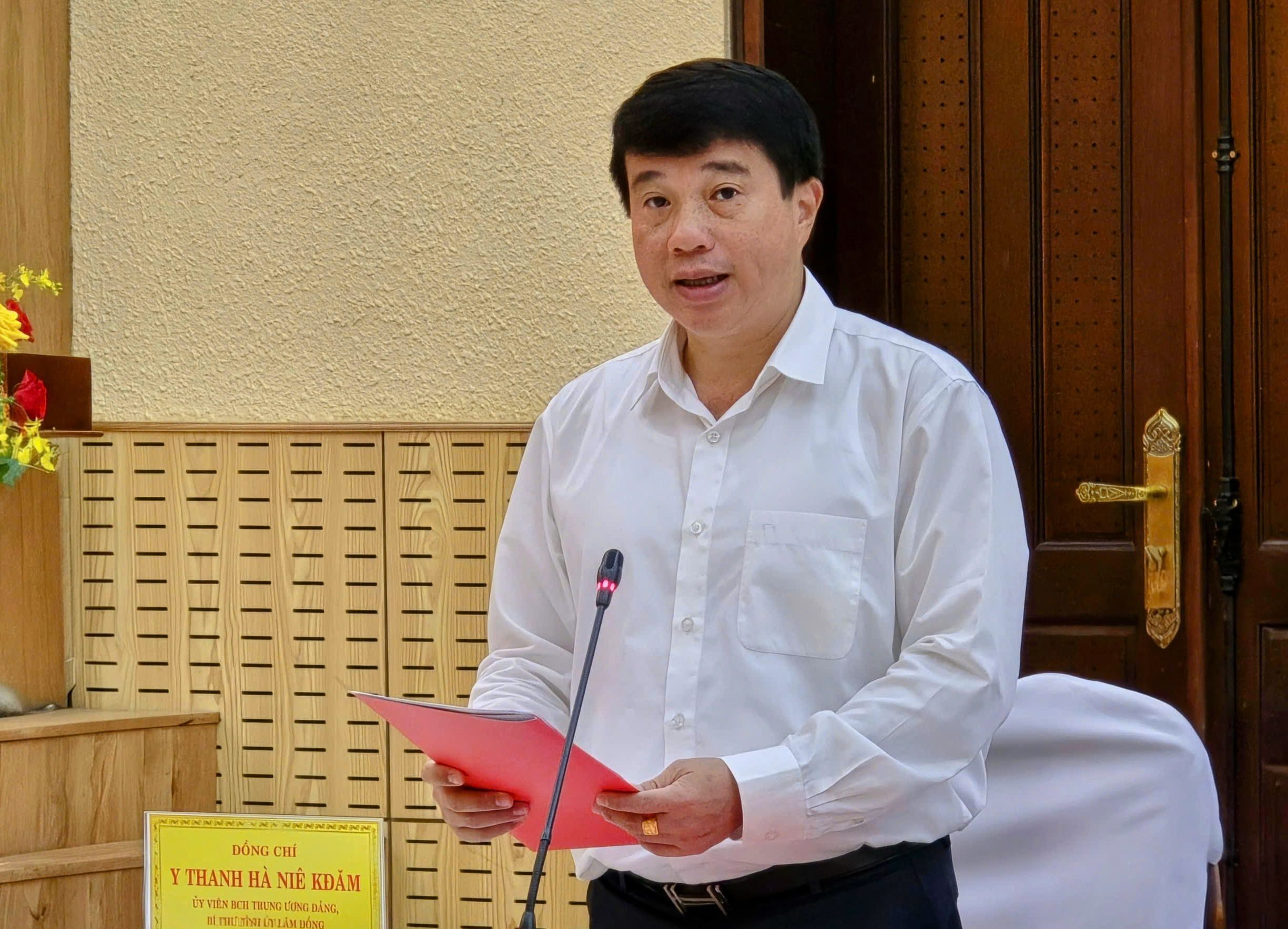 Ông Y Thanh Hà Niê Kđăm làm Trưởng Ban chỉ đạo hợp nhất ba tỉnh Lâm Đồng, Bình Thuận, Đắk Nông - Ảnh 1.