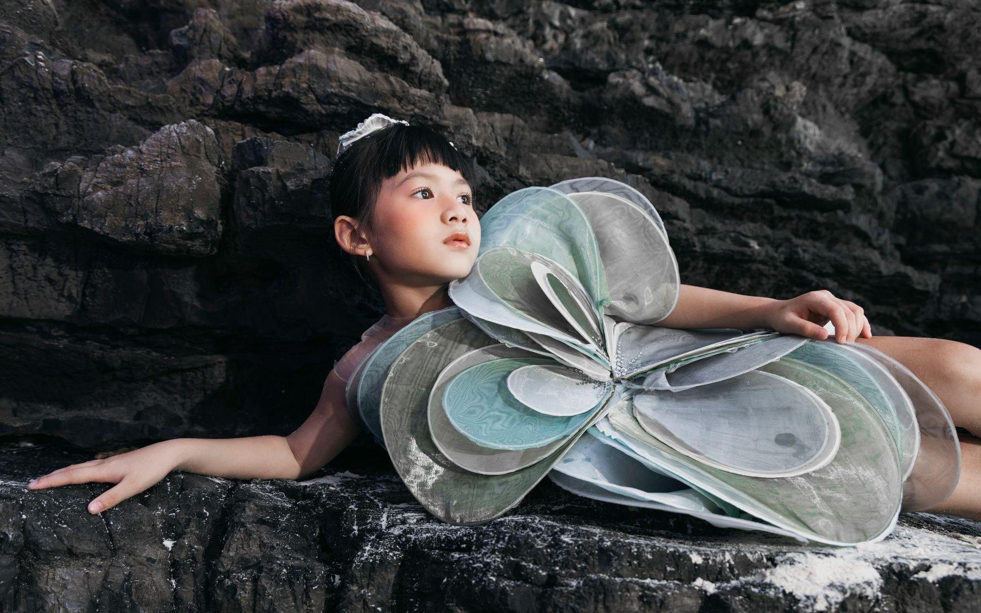 Mẫu nhí Tú Uyên được săn đón - Ảnh 2.