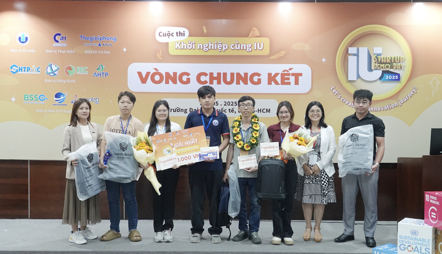 Bơm tiêm truyền thông minh dành giải nhất cuộc thi khởi nghiệp - Ảnh 1.