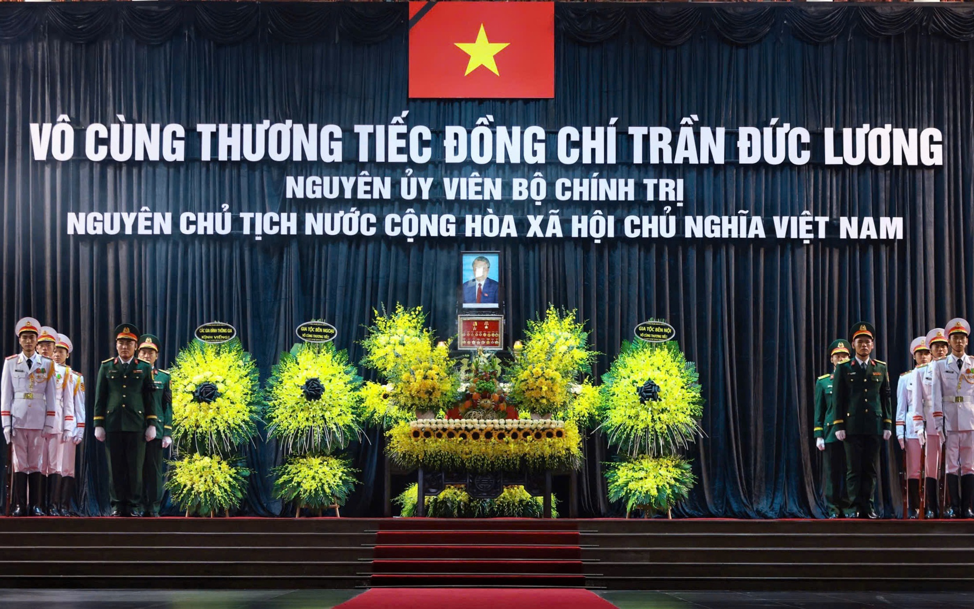 Hơn 3.600 lượt người đến Hội trường Thống Nhất viếng tang nguyên Chủ tịch nước Trần Đức Lương- Ảnh 3.