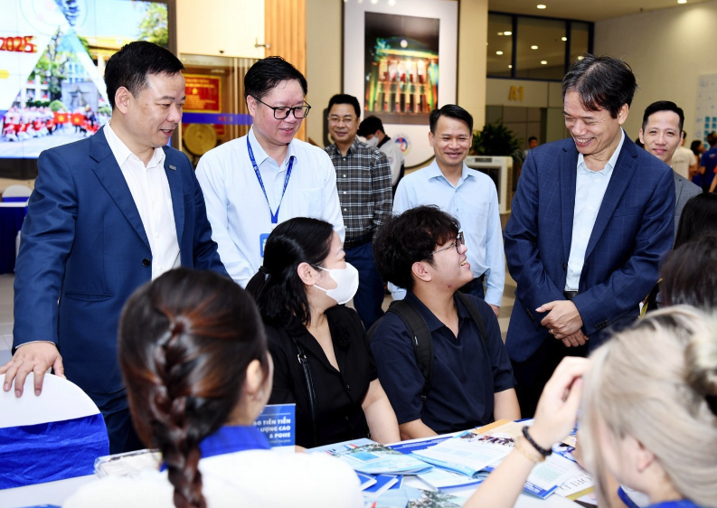 Thí sinh quan tâm nhất đến quy đổi điểm xét tuyển- Ảnh 2. Thí sinh quan tâm nhất đến quy đổi điểm xét tuyển- Ảnh 2.