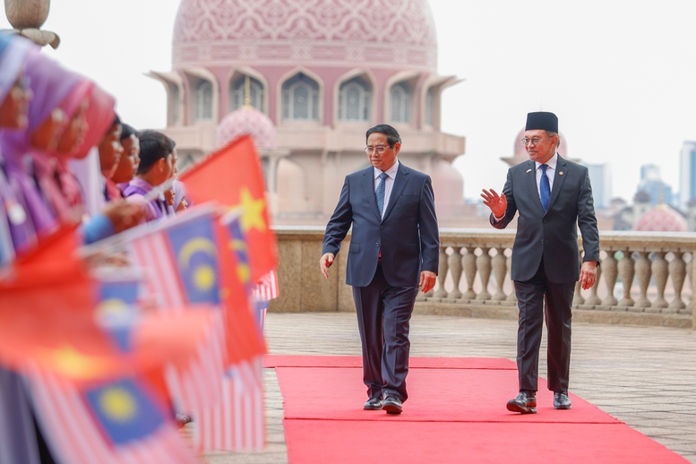 Lễ đón Thủ tướng Phạm Minh Chính thăm chính thức Malaysia- Ảnh 9. Lễ đón Thủ tướng Phạm Minh Chính thăm chính thức Malaysia- Ảnh 9.