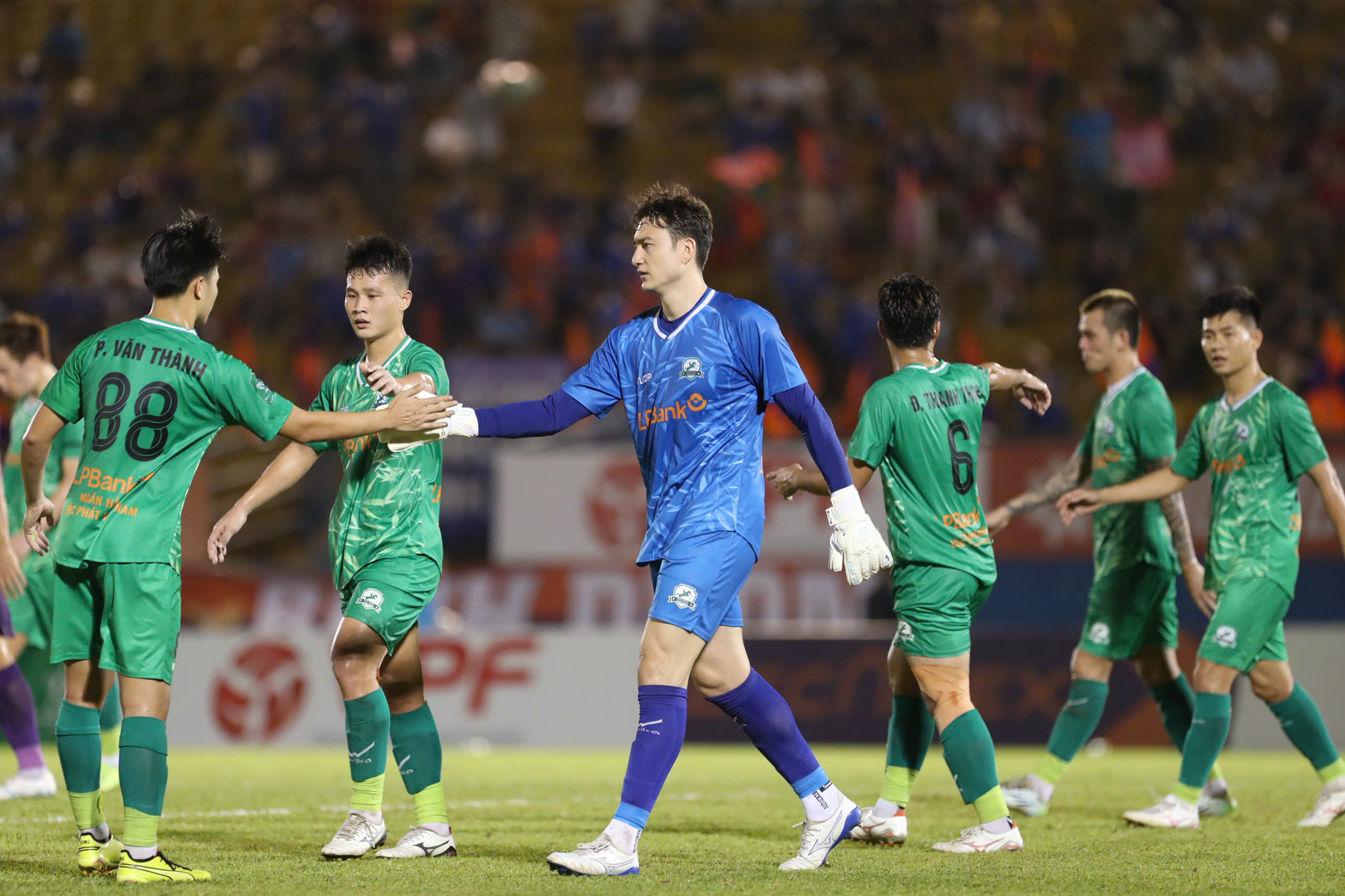 Why can't Dang Van Lam return to the Vietnam national team? - Photo 1. Vì sao Đặng Văn Lâm chưa thể trở lại tuyển Việt Nam?- Ảnh 1.