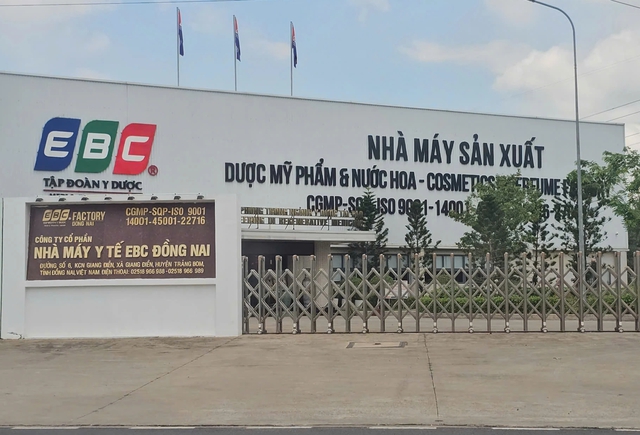 Nhà máy sản xuất cho công ty chồng Đoàn Di Băng bị thu hồi chứng nhận- Ảnh 1. Nhà máy sản xuất cho công ty chồng Đoàn Di Băng bị thu hồi chứng nhận- Ảnh 1.