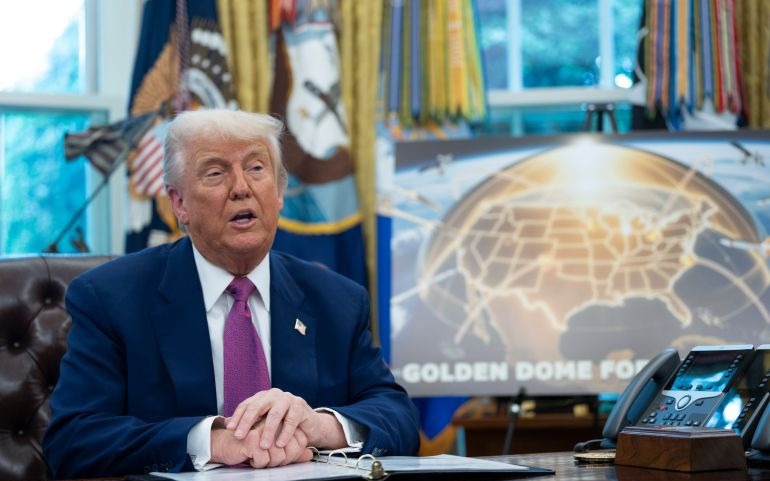 Tổng thống Donald Trump lại ra đề nghị khó cho Canada - Ảnh 2.