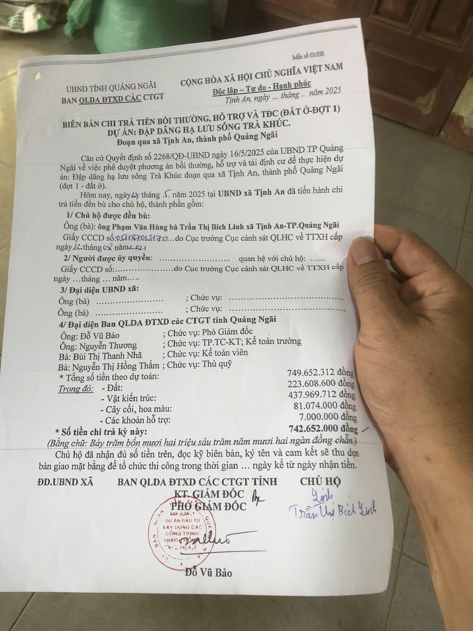 Người dân bị thu hồi đất phải đóng hàng trăm triệu để được tái định cư- Ảnh 5. Người dân bị thu hồi đất phải đóng hàng trăm triệu để được tái định cư- Ảnh 5.