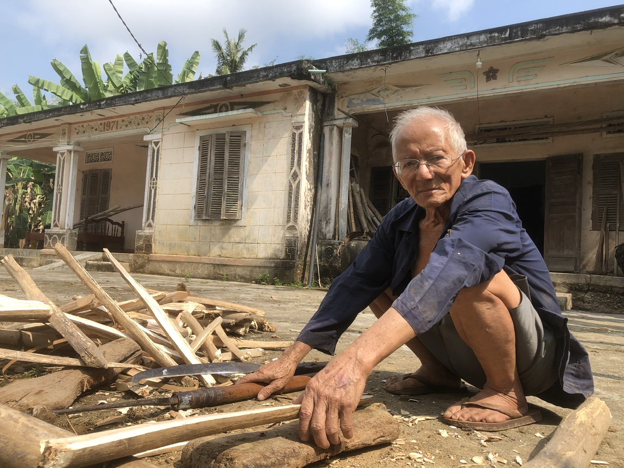 Người dân bị thu hồi đất phải đóng hàng trăm triệu để được tái định cư- Ảnh 1. Người dân bị thu hồi đất phải đóng hàng trăm triệu để được tái định cư- Ảnh 1.