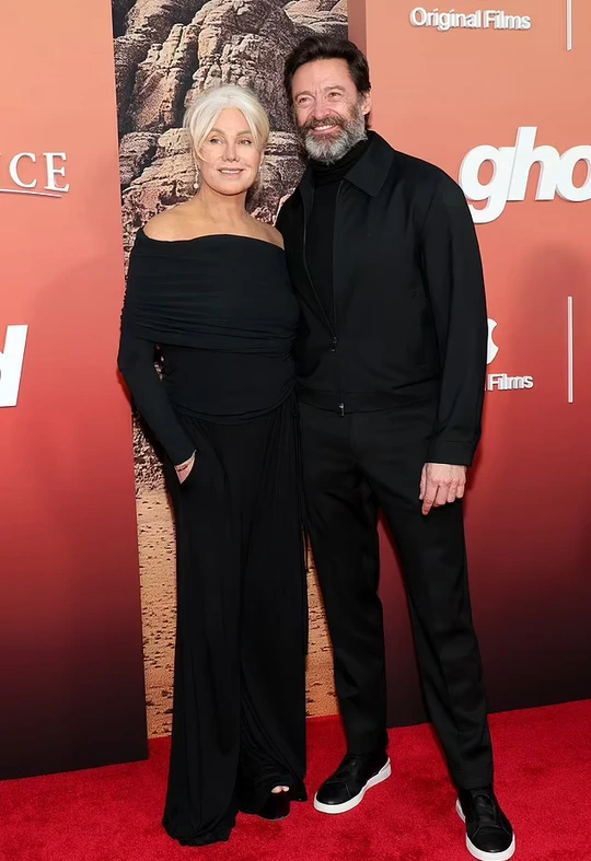 Vợ "người sói" Hugh Jackman đệ đơn ly hôn, tố bị phản bội - Ảnh 1.