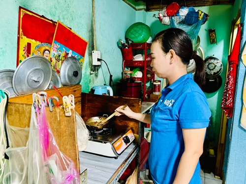 Công nhân "gồng mình" với tiền điện, nước - Ảnh 1. Công nhân "gồng mình" với tiền điện, nước - Ảnh 1.