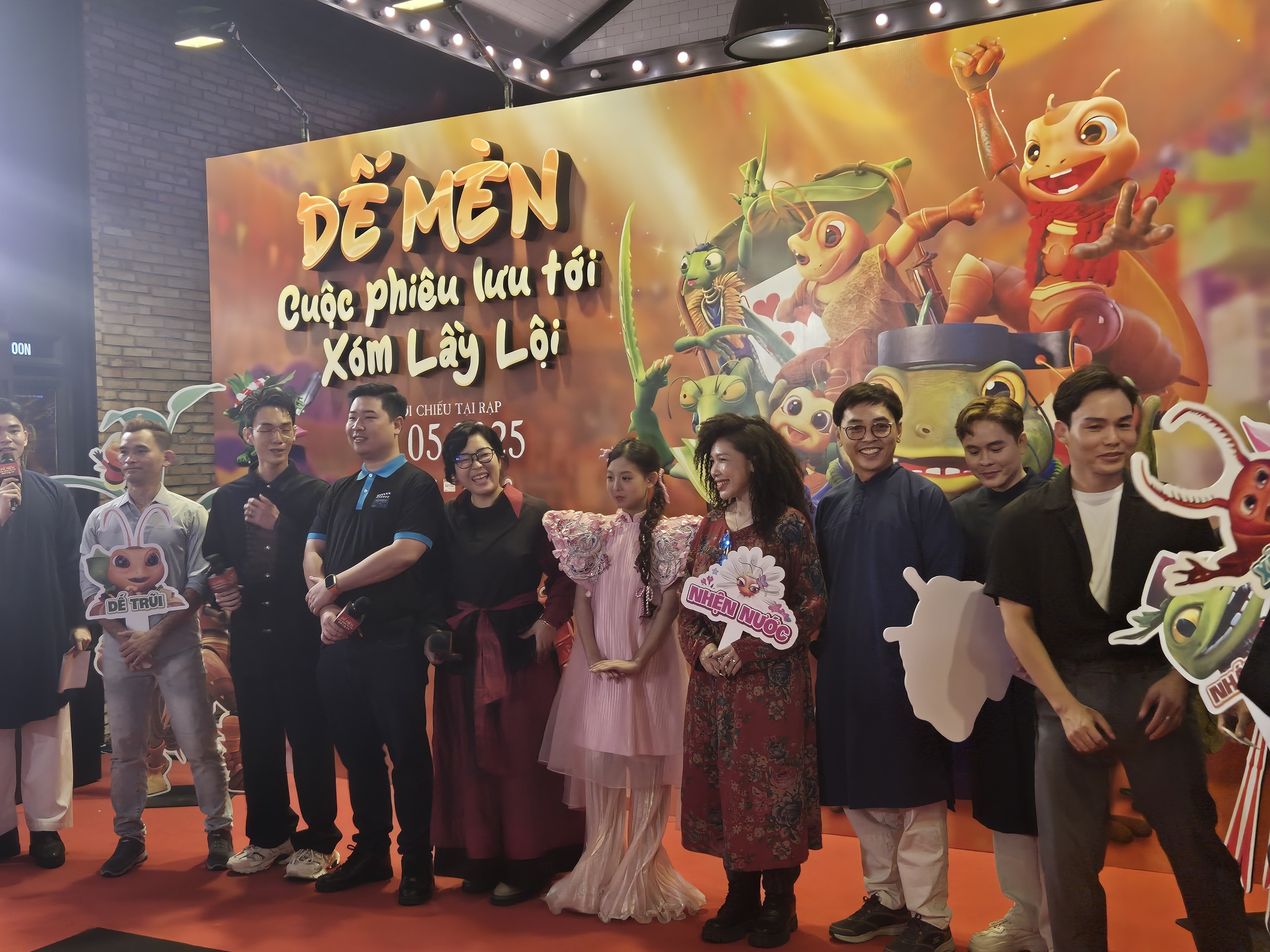 Loạt nghệ sĩ hào hứng chúc mừng "anh em Dế Mèn"- Ảnh 2. Loạt nghệ sĩ hào hứng chúc mừng "anh em Dế Mèn"- Ảnh 2.