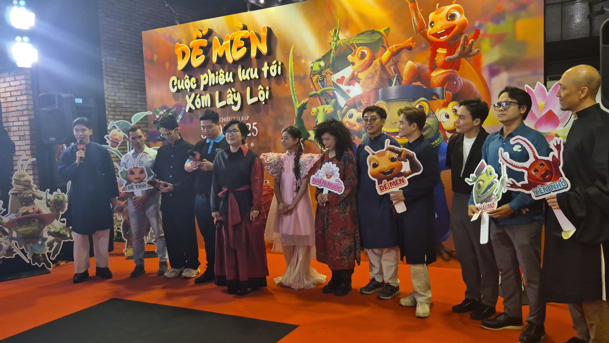 Loạt nghệ sĩ hào hứng chúc mừng "anh em Dế Mèn"- Ảnh 1. Loạt nghệ sĩ hào hứng chúc mừng "anh em Dế Mèn"- Ảnh 1.