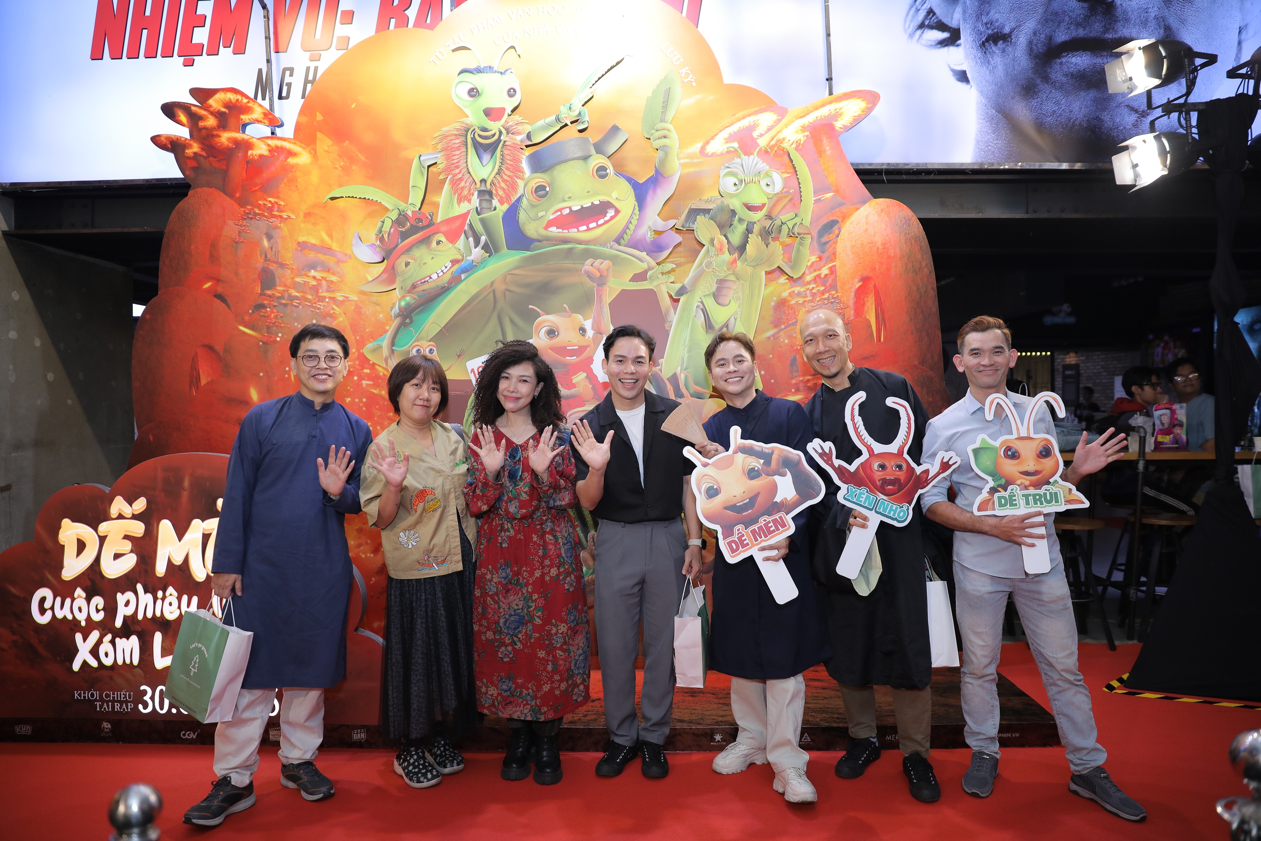 Loạt nghệ sĩ hào hứng chúc mừng "anh em Dế Mèn"- Ảnh 5. Loạt nghệ sĩ hào hứng chúc mừng "anh em Dế Mèn"- Ảnh 5.