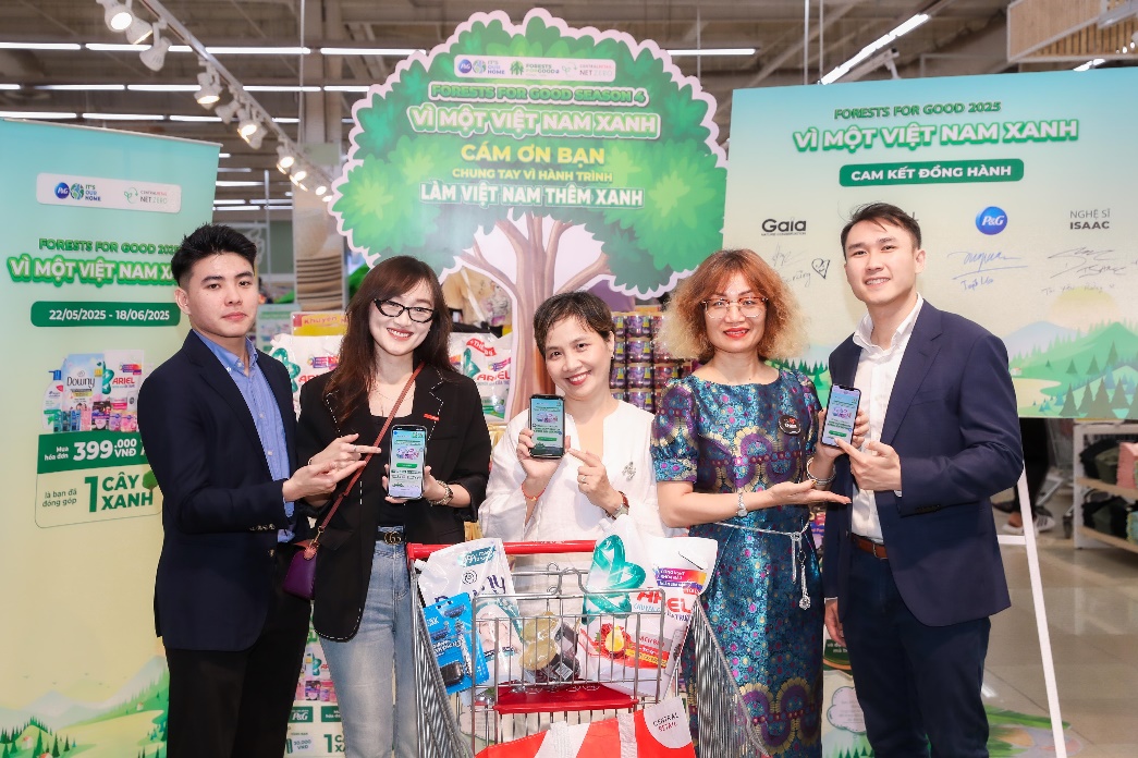 P&G Việt Nam và Central Retail phát động chương trình trồng rừng năm 2025- Ảnh 2.