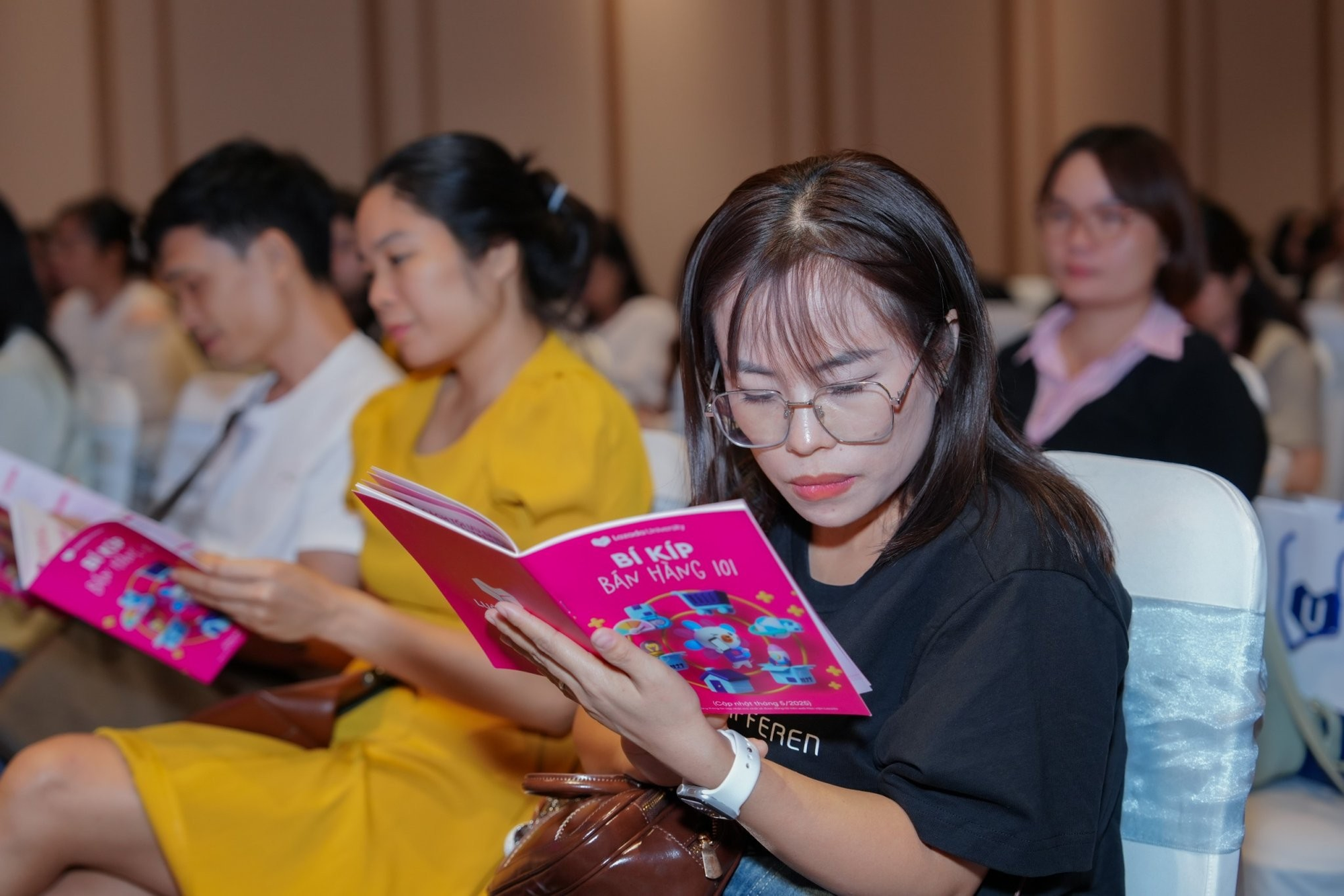 Mega Sales 6.6: Lazada đẩy mạnh hệ sinh thái AI, đồng hành cùng nhà bán hàng Việt- Ảnh 3. Mega Sales 6.6: Lazada đẩy mạnh hệ sinh thái AI, đồng hành cùng nhà bán hàng Việt- Ảnh 3.