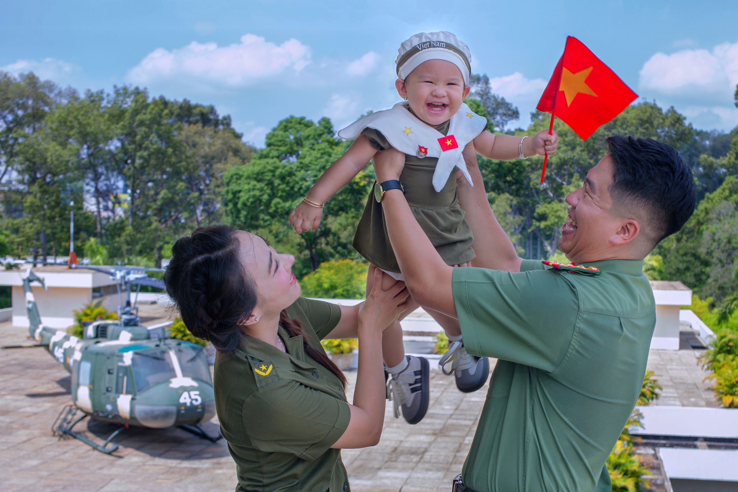 Ảnh đẹp trong tuần: Triệu niềm vui trong ngày thống nhất - Ảnh 4. Ảnh đẹp trong tuần: Triệu niềm vui trong ngày thống nhất - Ảnh 4.