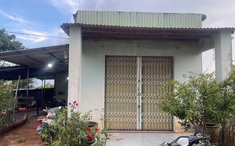 Phát hiện 3 mẹ con tử vong trong căn nhà khóa cửa: Nghi mẹ đầu độc - Ảnh 2.