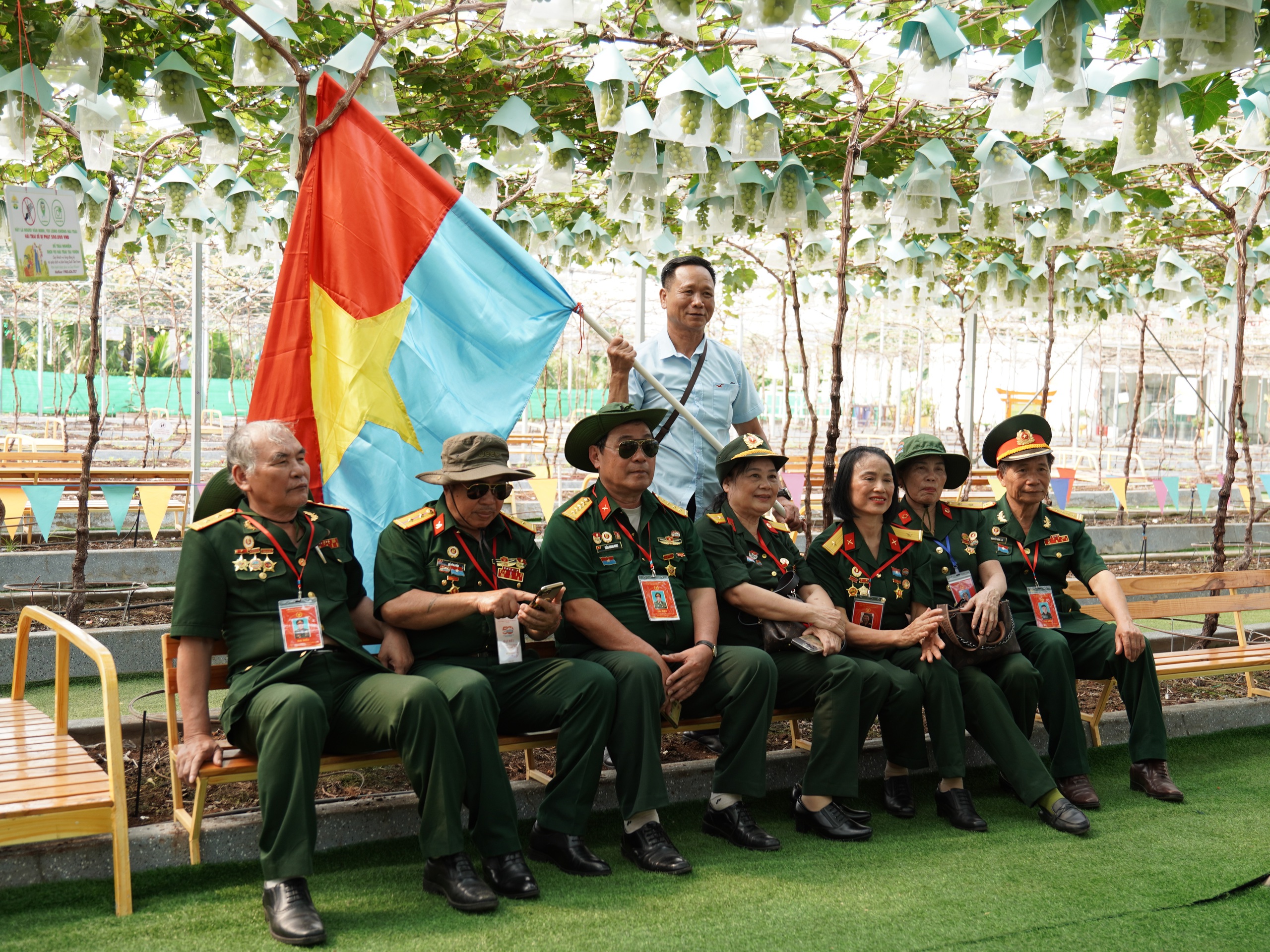Dịp lễ 30-4: Rợp khách đi Suối Tiên, Củ Chi, tour Biệt động Sài Gòn - Ảnh 2.