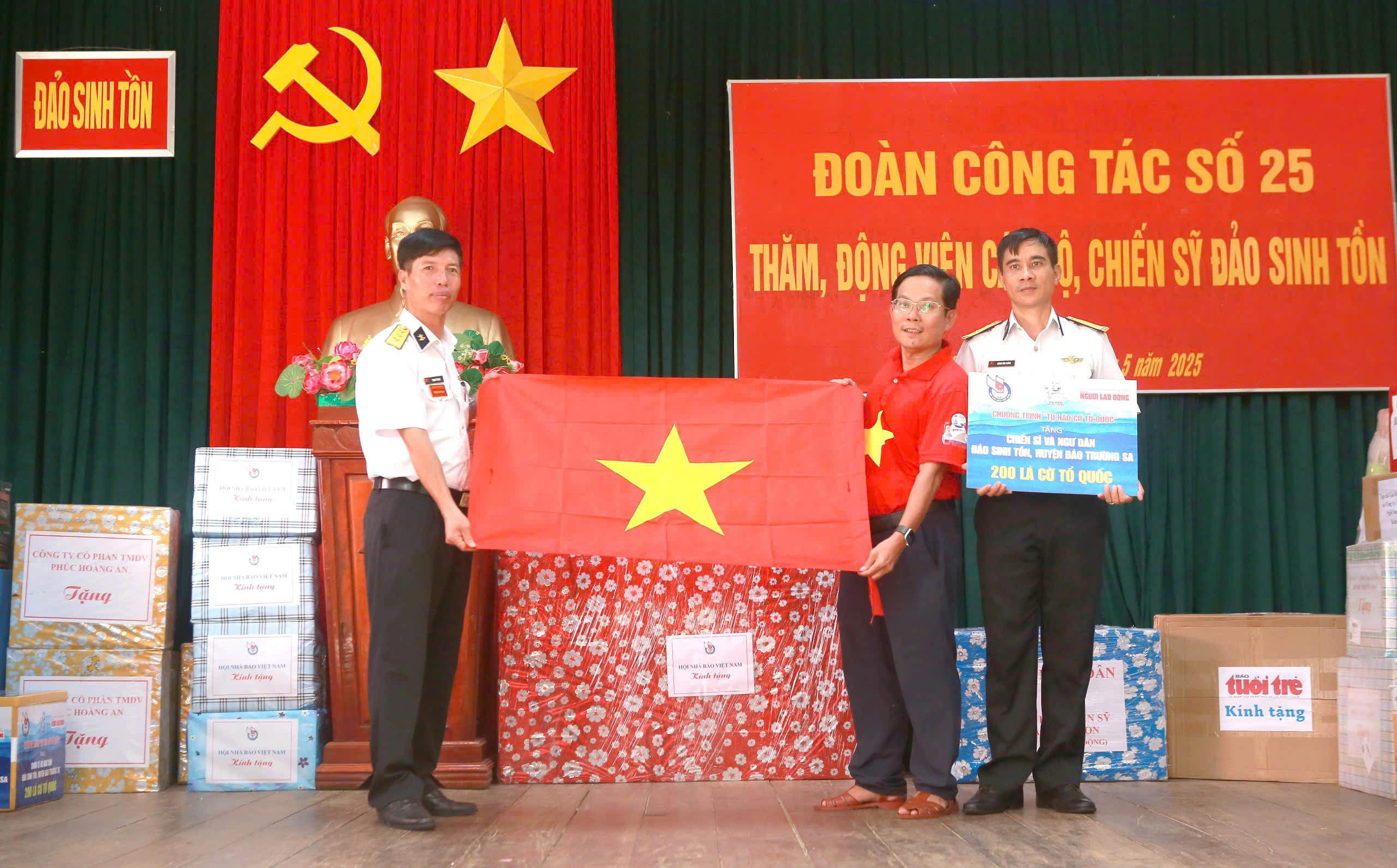Hành trình 100 nhà báo đến với Trường Sa - Ảnh 15.