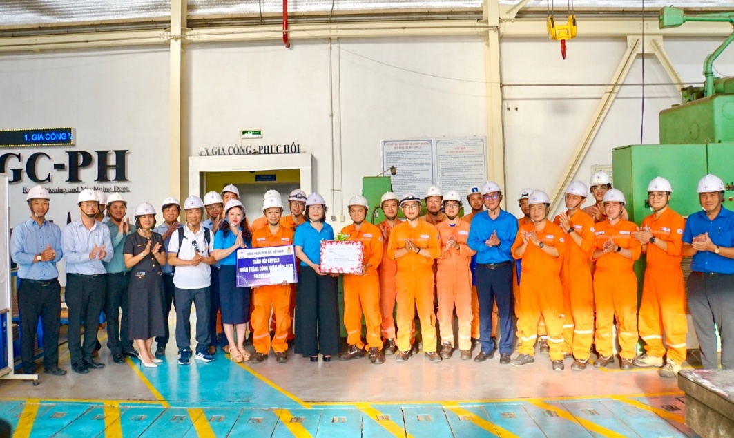 Tháng Công nhân 2025: EPS tri ân và hành động vì người lao động- Ảnh 1. Tháng Công nhân 2025: EPS tri ân và hành động vì người lao động- Ảnh 1.