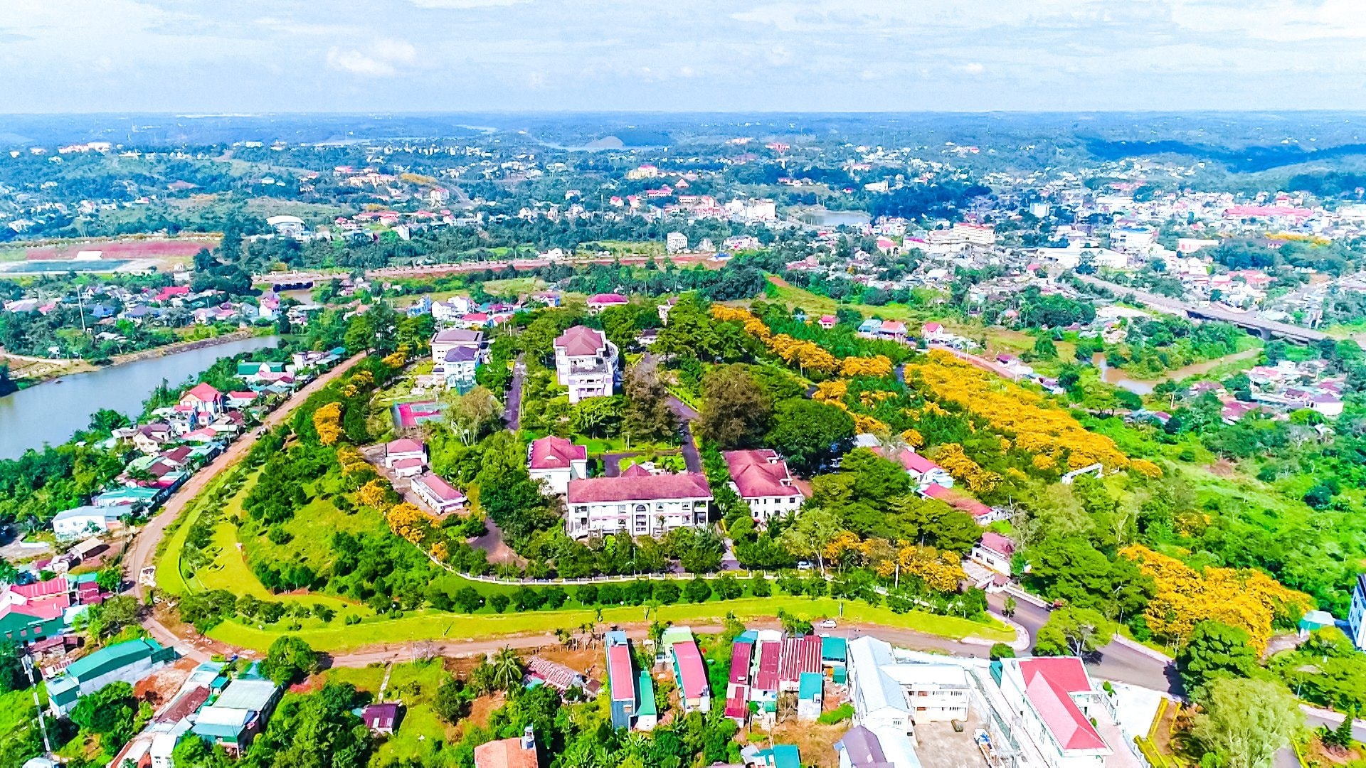 Đắk Nông: Chỉ ra một bộ phận cán bộ sa sút tinh thần trước khi sáp nhập- Ảnh 1. Đắk Nông: Chỉ ra một bộ phận cán bộ sa sút tinh thần trước khi sáp nhập- Ảnh 1.